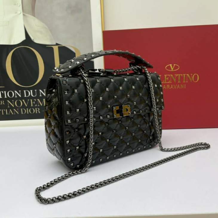 Picture of Valentino Handbags _SKUfw216209707fw